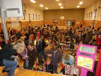 Skibasar in der Jahnturnhalle in Daaden